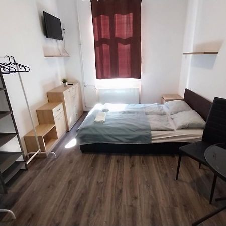Aradi Rooms With Private Bathroom In The City Centre Budapest Extérieur photo