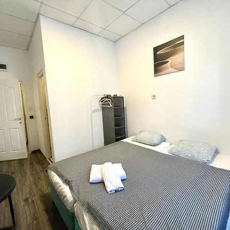 Aradi Rooms With Private Bathroom In The City Centre Budapest Extérieur photo