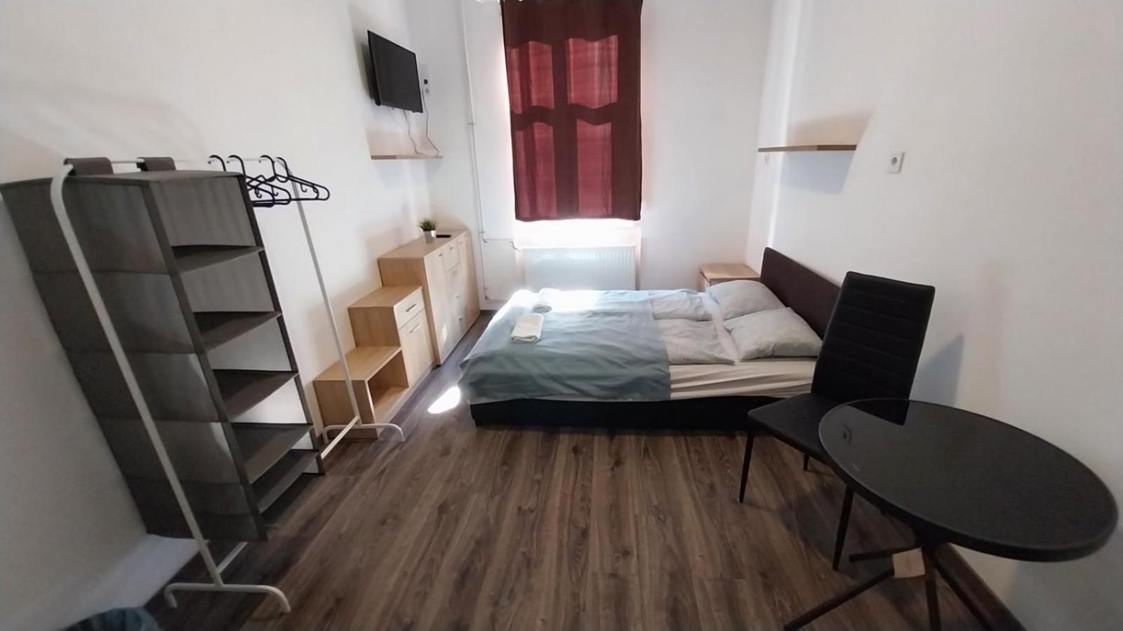 Aradi Rooms With Private Bathroom In The City Centre Budapest Extérieur photo