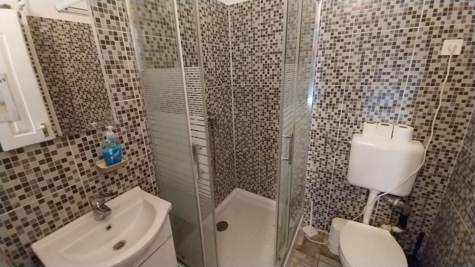 Aradi Rooms With Private Bathroom In The City Centre Budapest Extérieur photo