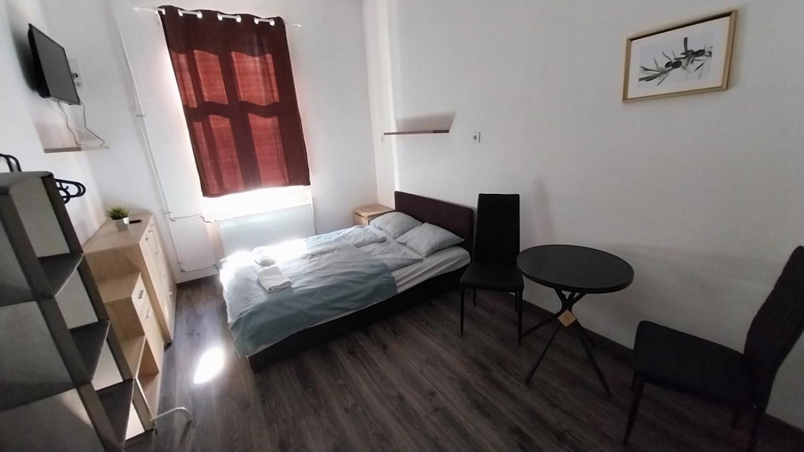 Aradi Rooms With Private Bathroom In The City Centre Budapest Extérieur photo