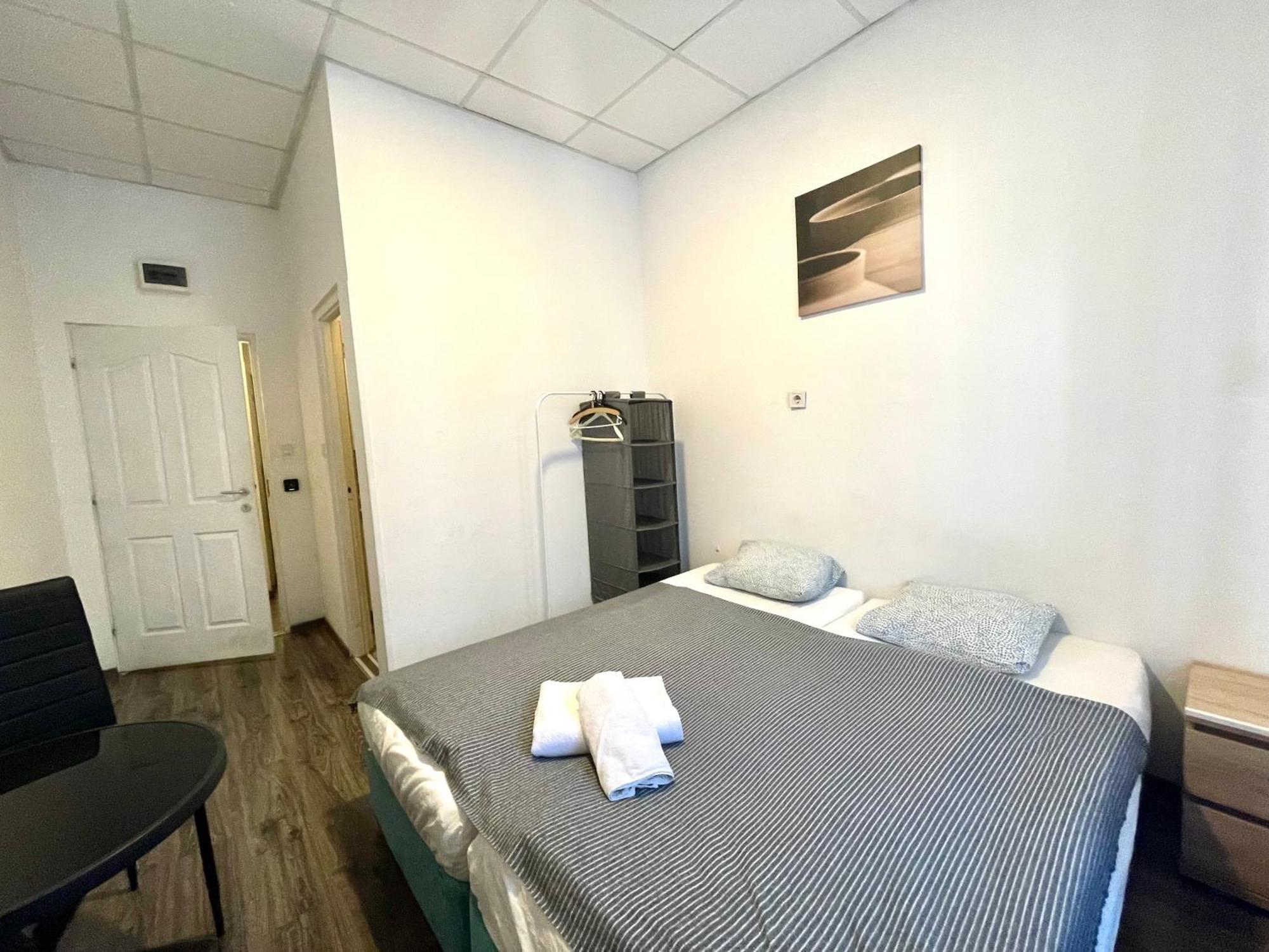 Aradi Rooms With Private Bathroom In The City Centre Budapest Extérieur photo