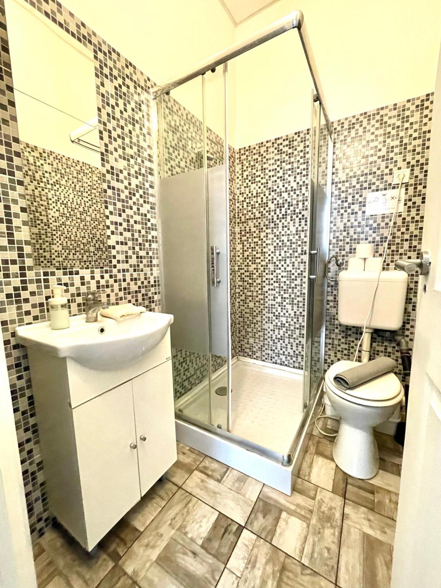 Aradi Rooms With Private Bathroom In The City Centre Budapest Extérieur photo