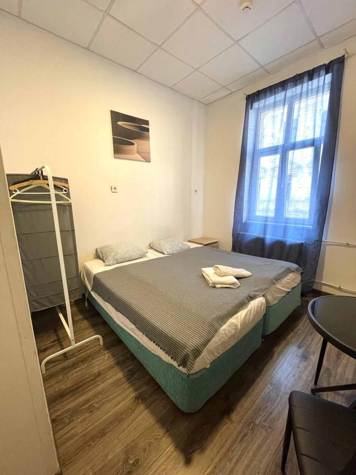 Aradi Rooms With Private Bathroom In The City Centre Budapest Extérieur photo